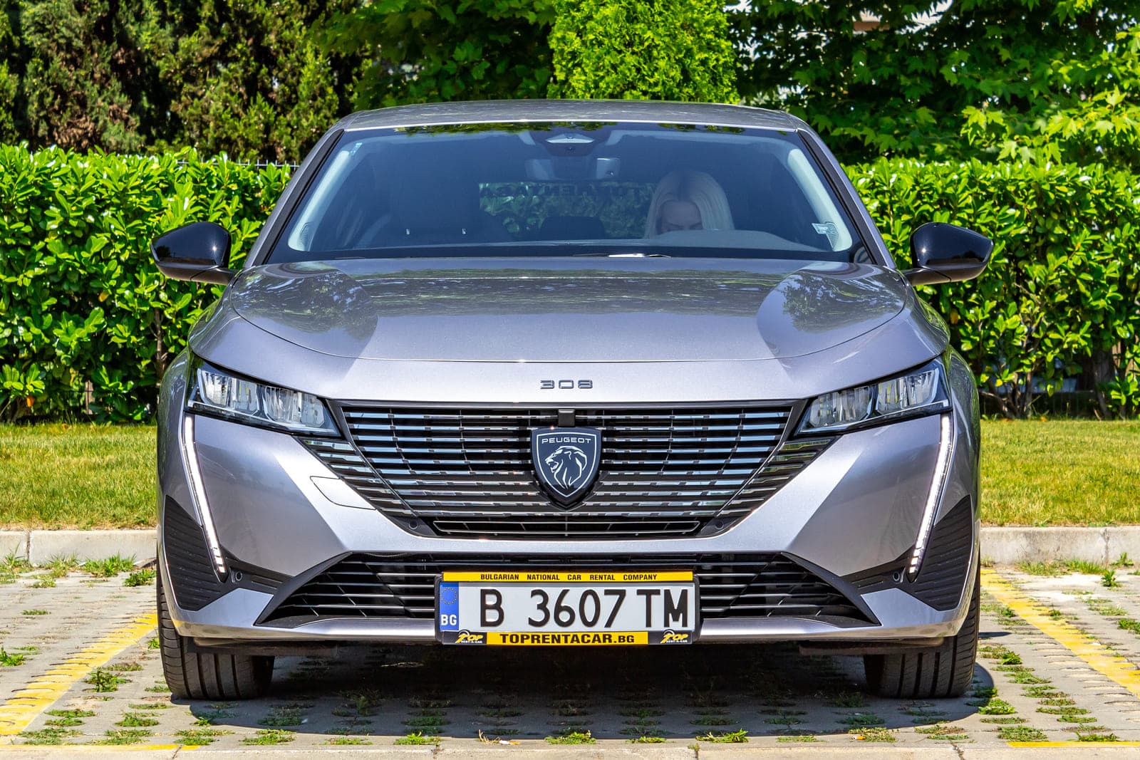 https://topmobility-prod-cms.s3.eu-central-1.amazonaws.com/peugeot_308_front_view_d2ca50b66c.jpg