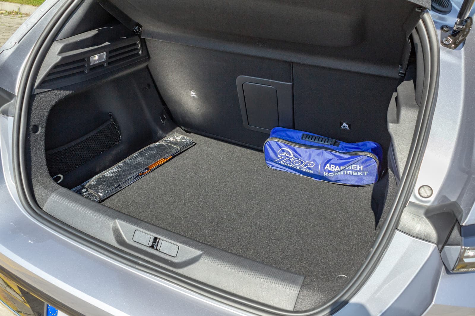 https://topmobility-prod-cms.s3.eu-central-1.amazonaws.com/peugeot_308_trunk_bff4561c8f.jpg