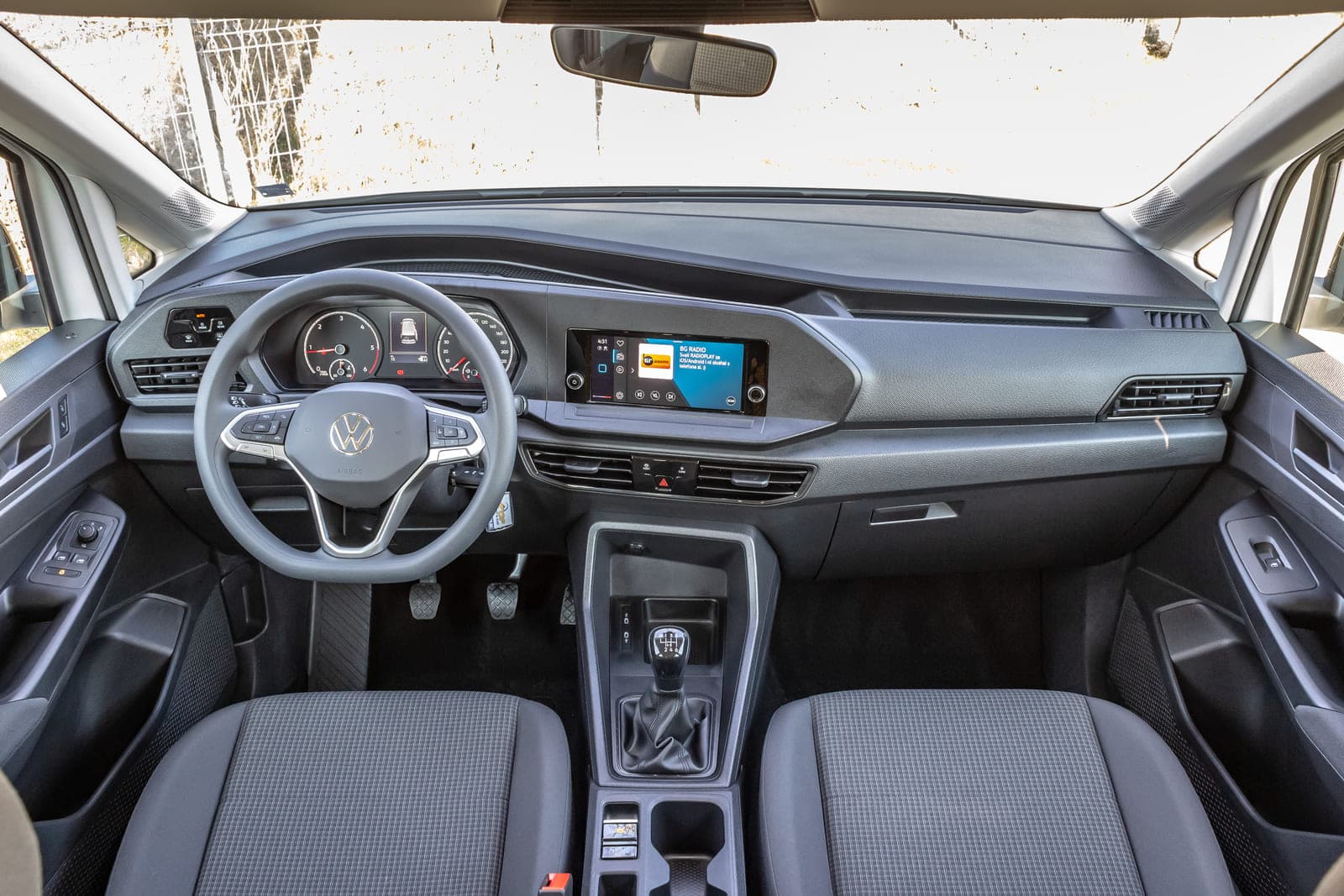 https://topmobility-prod-cms.s3.eu-central-1.amazonaws.com/vw_caddy_interior_58a3bdd48d.jpg