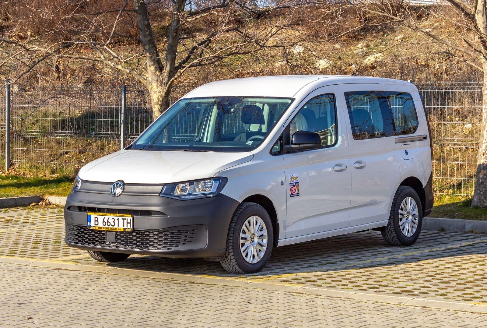 https://topmobility-prod-cms.s3.eu-central-1.amazonaws.com/vw_caddy_minivan_for_rent_5cc574cbd8.jpg