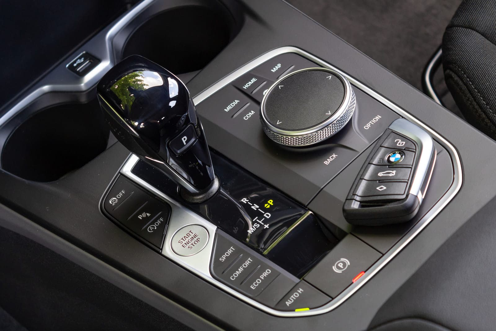 https://topmobility-prod-cms.s3.eu-central-1.amazonaws.com/bmw_118i_automatic_gearbox_163161cd17.jpg