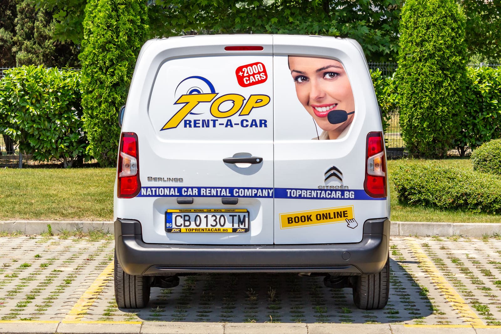 https://topmobility-prod-cms.s3.eu-central-1.amazonaws.com/citroen_berlingo_cargo_van_back_view_75e33d6628.jpg
