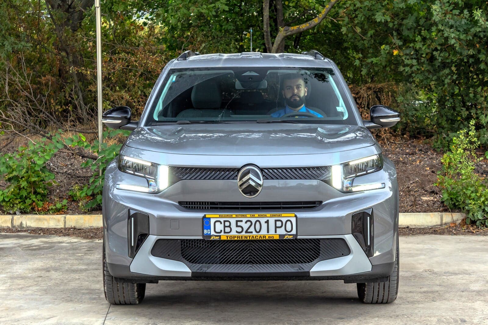 https://topmobility-prod-cms.s3.eu-central-1.amazonaws.com/citroen_c3_aircross_front_view_d57050720c.jpg