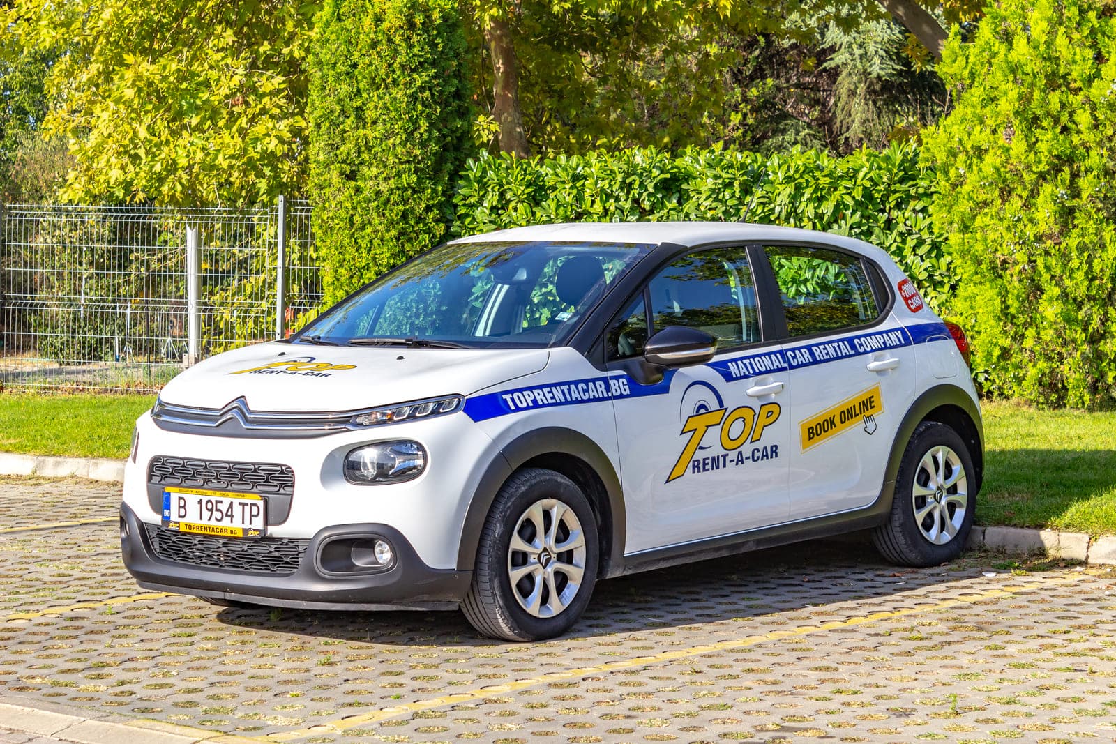 https://topmobility-prod-cms.s3.eu-central-1.amazonaws.com/citroenc3_cargo_for_rent_2062515e52.jpg