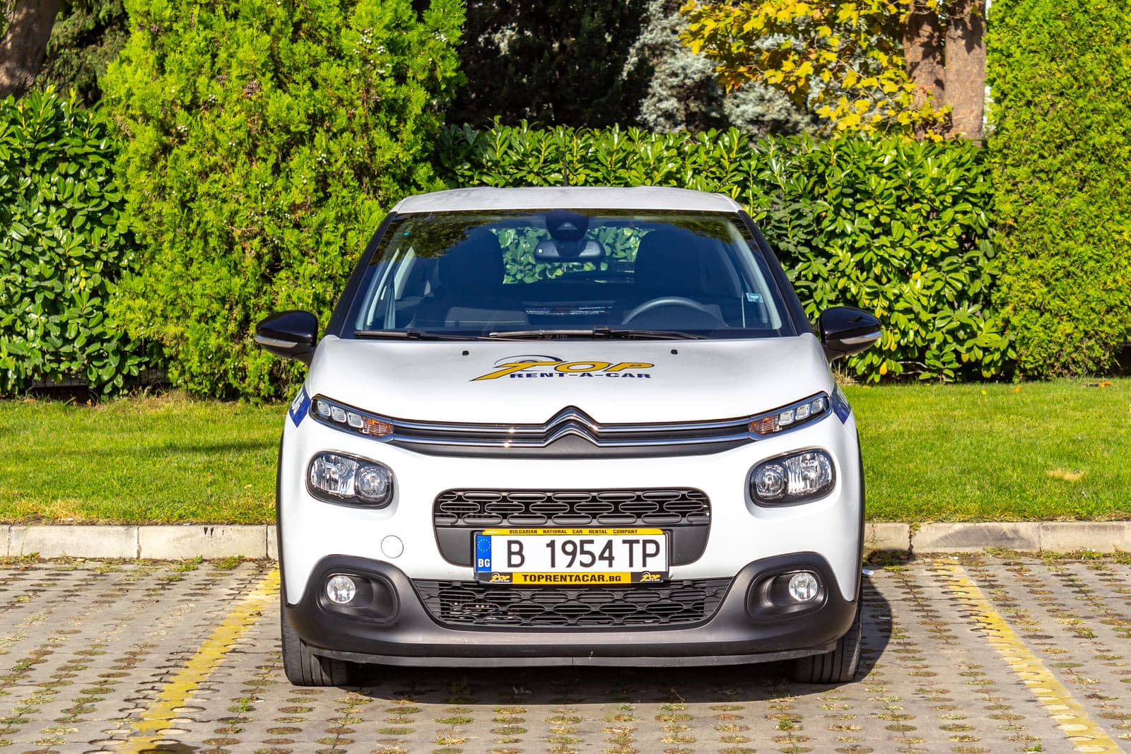https://topmobility-prod-cms.s3.eu-central-1.amazonaws.com/citroenc3_cargo_front_view_5499fe1ee2.jpg