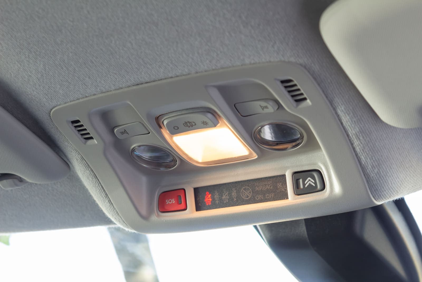 https://topmobility-prod-cms.s3.eu-central-1.amazonaws.com/citroenc3_cargo_interior_element_e149565660.jpg