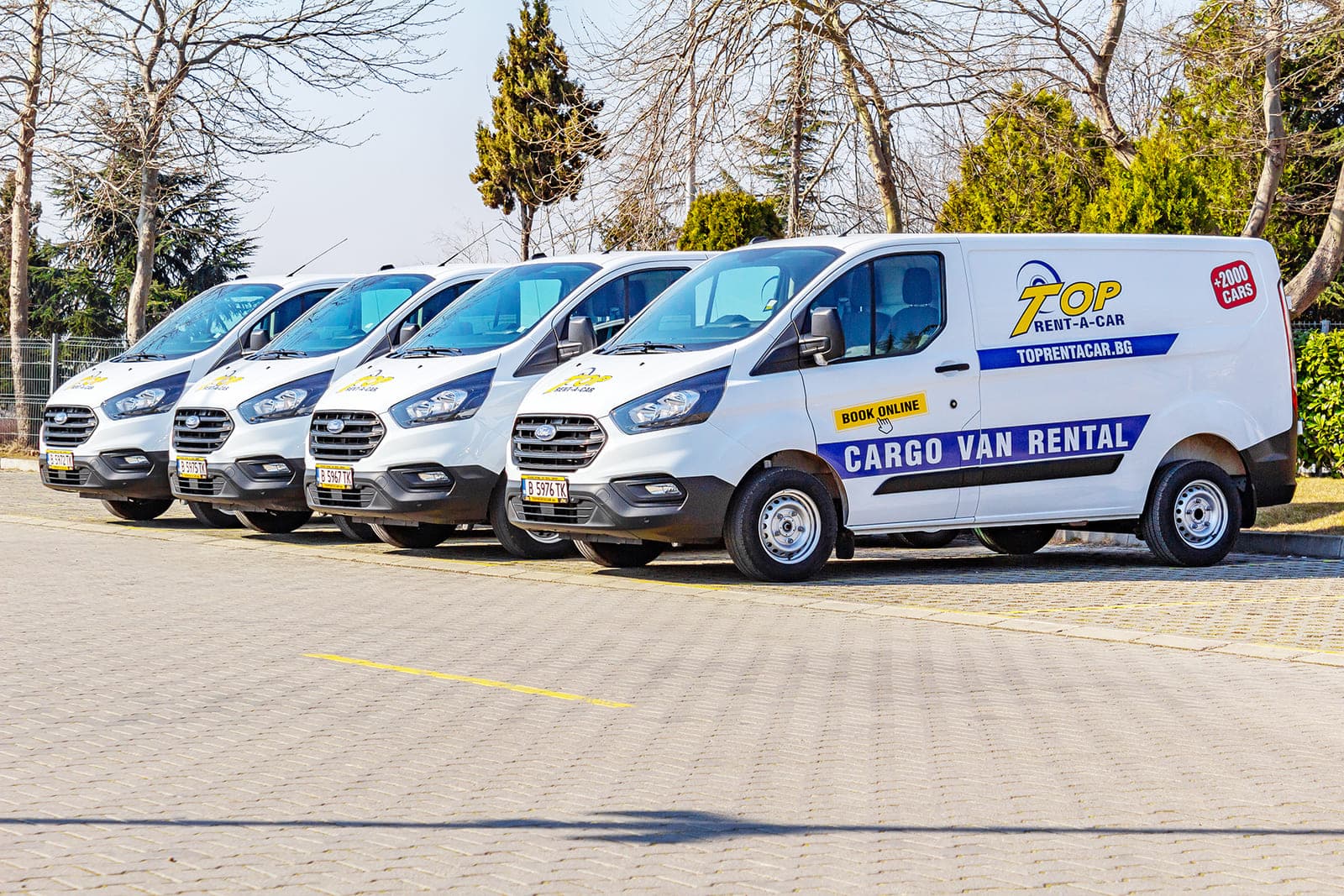 https://topmobility-prod-cms.s3.eu-central-1.amazonaws.com/ford_custom_cargo_vans_for_rent_fbfe9317a4.jpg