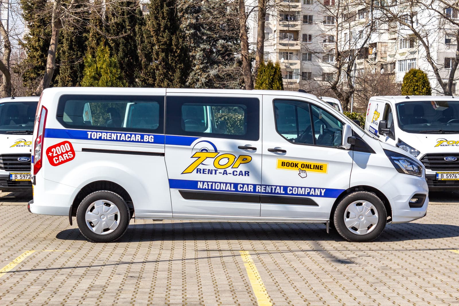 https://topmobility-prod-cms.s3.eu-central-1.amazonaws.com/ford_custom_passenger_side_view_8ebc4a00a1.jpg