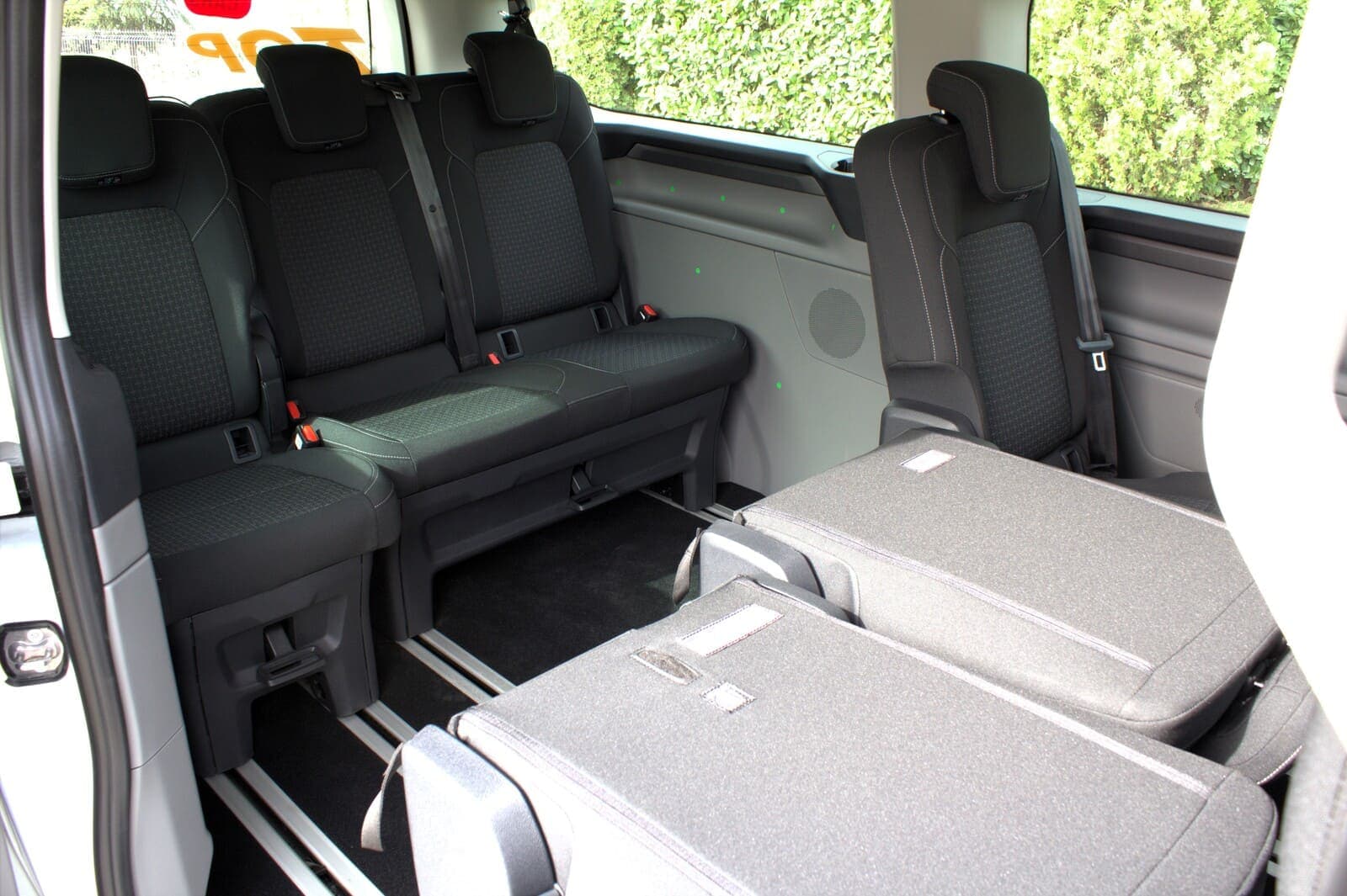 https://topmobility-prod-cms.s3.eu-central-1.amazonaws.com/ford_tourneo_custom_back_seats_folding_ceaaabcc82.jpg