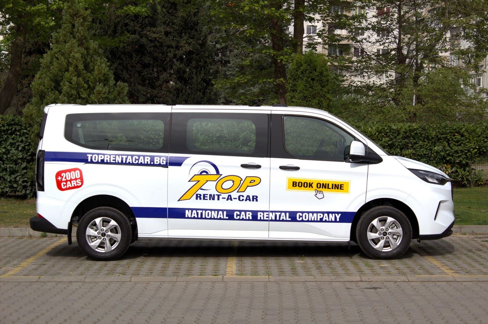 https://topmobility-prod-cms.s3.eu-central-1.amazonaws.com/ford_tourneo_custom_side_view_f986ac9173.jpg