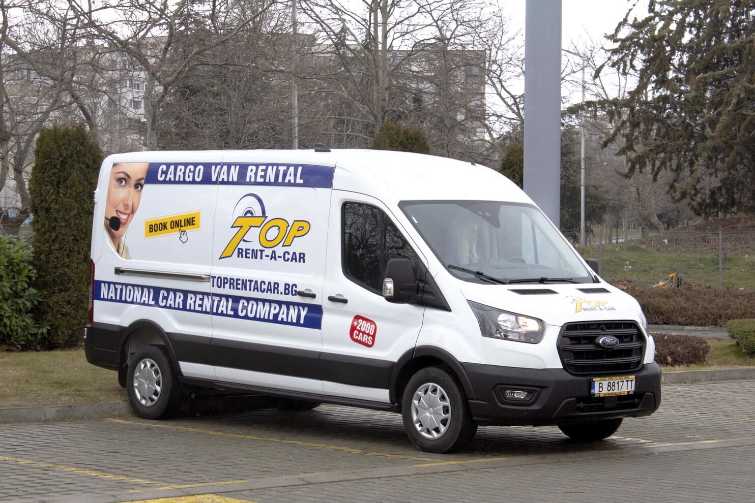 https://topmobility-prod-cms.s3.eu-central-1.amazonaws.com/ford_transit_for_rent_d796416754.jpg