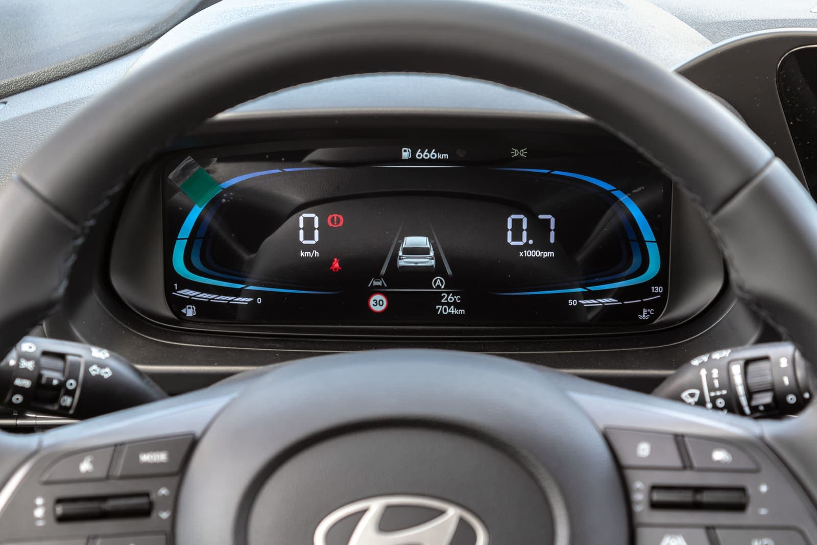 https://topmobility-prod-cms.s3.eu-central-1.amazonaws.com/hyundai_i20_2025_dashboard_8ba0b00080.jpg