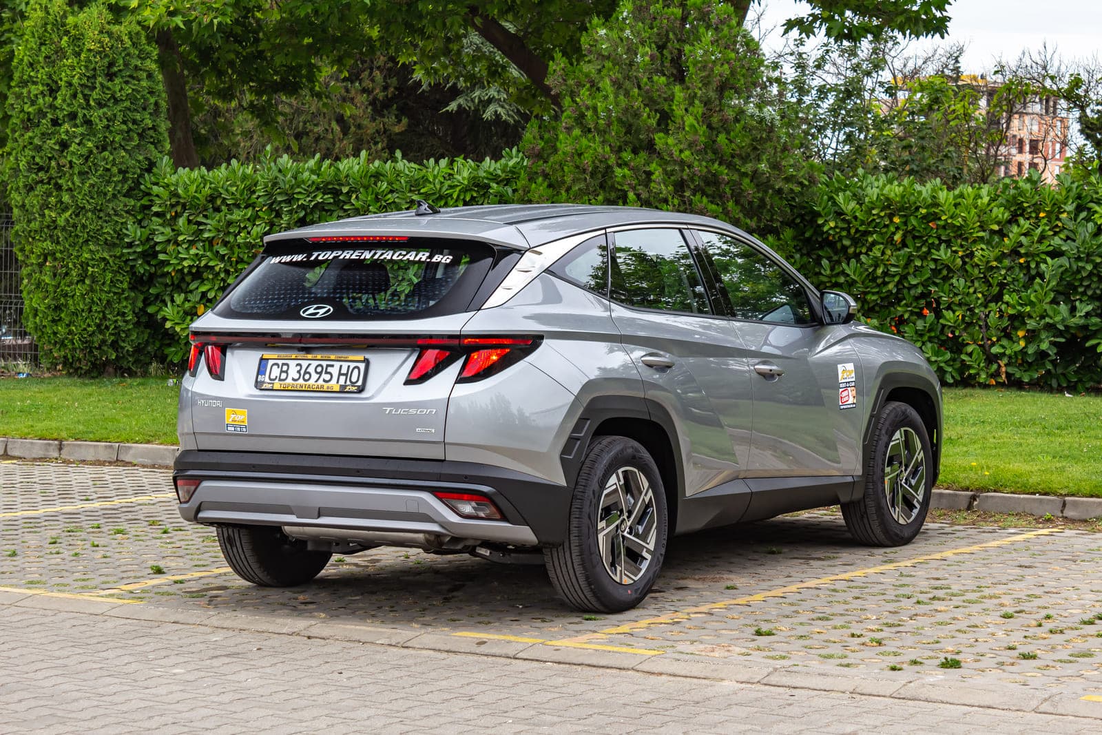 https://topmobility-prod-cms.s3.eu-central-1.amazonaws.com/hyundai_tucson_2025_car_rental_12979895e1.jpg