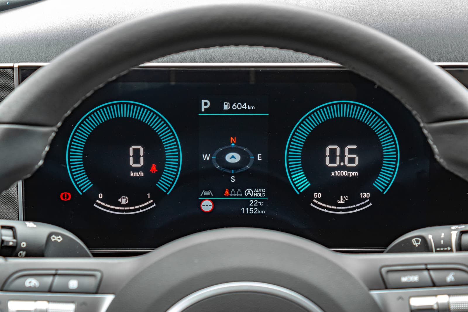 https://topmobility-prod-cms.s3.eu-central-1.amazonaws.com/hyundai_tucson_2025_dashboard_6514ca0937.jpg