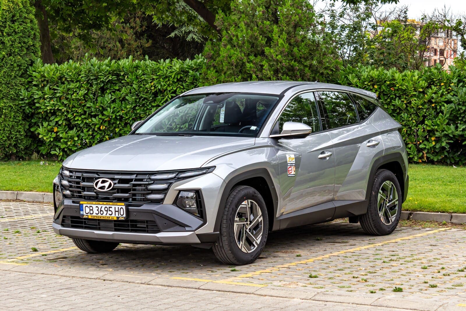https://topmobility-prod-cms.s3.eu-central-1.amazonaws.com/hyundai_tucson_2025_for_rent_8d9c32cae1.jpg
