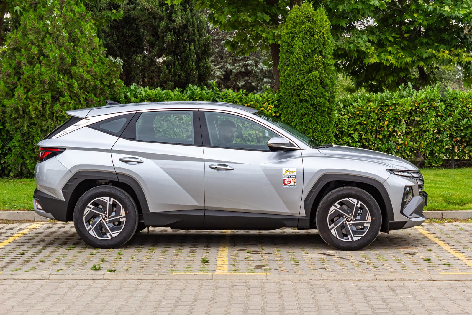 https://topmobility-prod-cms.s3.eu-central-1.amazonaws.com/hyundai_tucson_2025_side_view_a027571d95.jpg