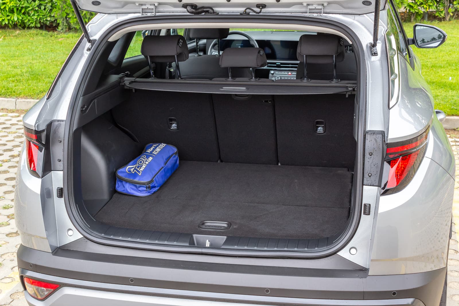 https://topmobility-prod-cms.s3.eu-central-1.amazonaws.com/hyundai_tucson_2025_trunk_e9ea287a11.jpg