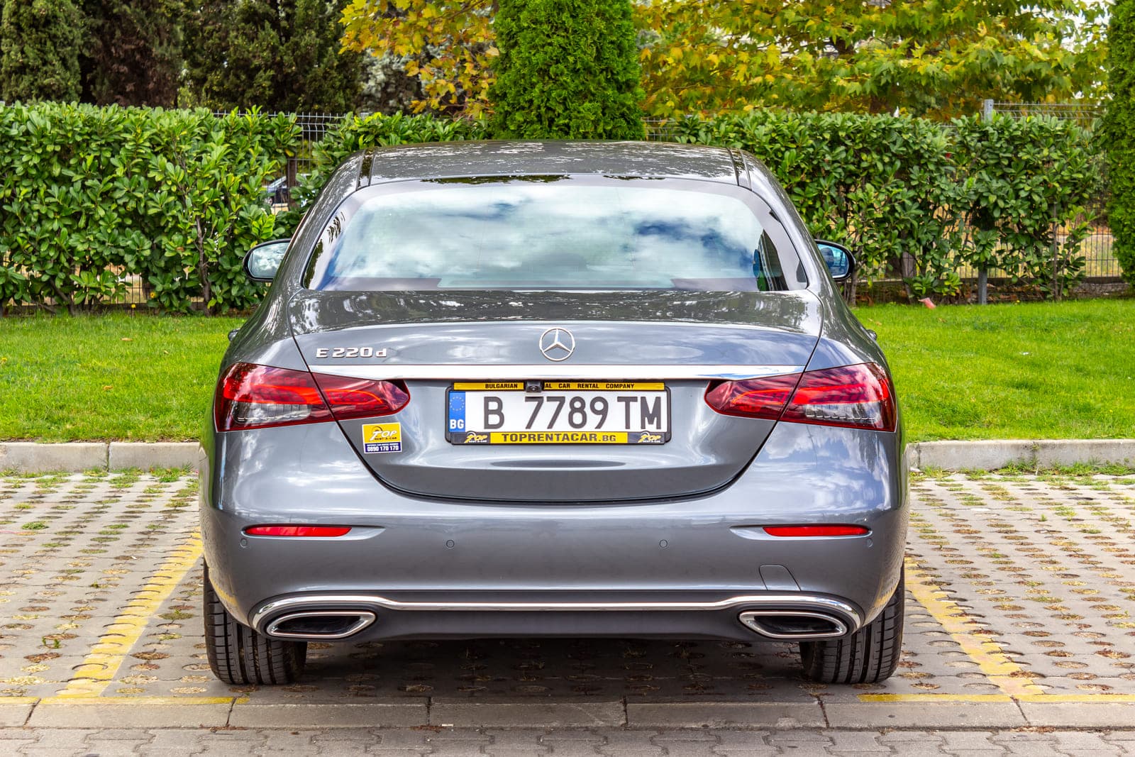 https://topmobility-prod-cms.s3.eu-central-1.amazonaws.com/mercedes_benz_e_class_2021_back_view_bb0888896c.jpg