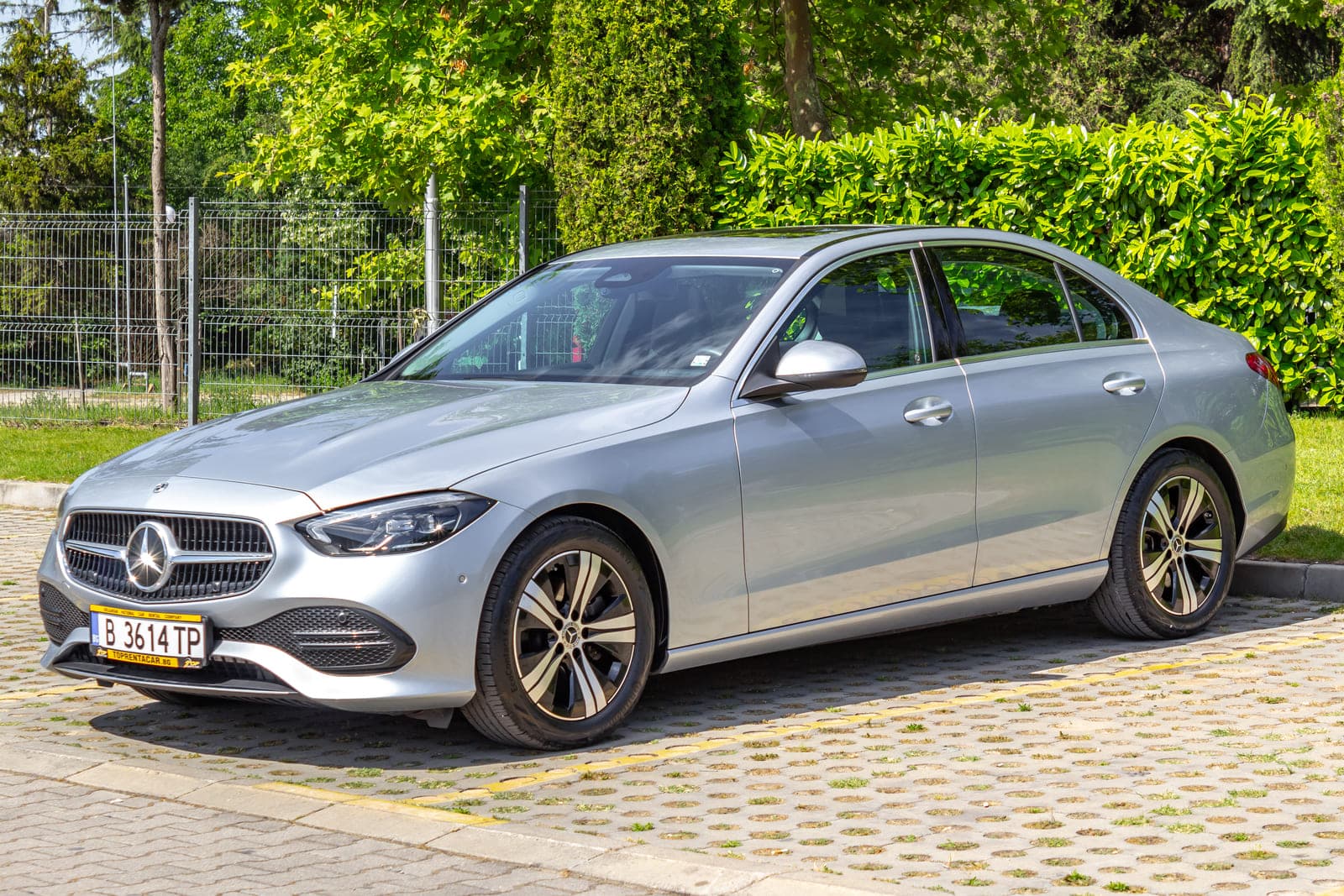 https://topmobility-prod-cms.s3.eu-central-1.amazonaws.com/mercedes_c_class_for_rent_e793671460.jpg