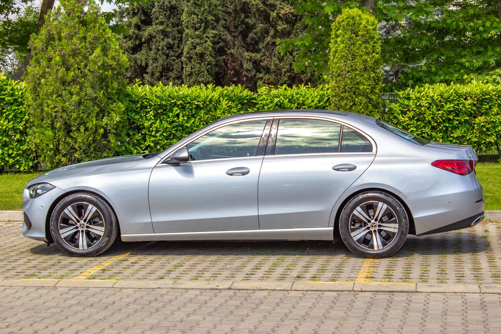 https://topmobility-prod-cms.s3.eu-central-1.amazonaws.com/mercedes_c_class_side_view_8a09dd550a.jpg