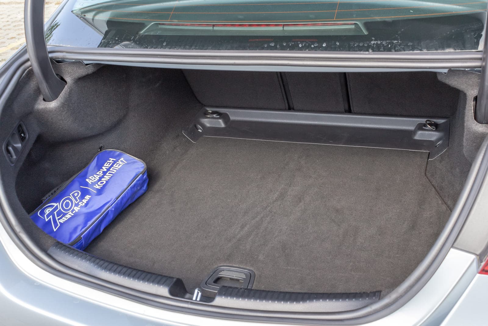 https://topmobility-prod-cms.s3.eu-central-1.amazonaws.com/mercedes_c_class_trunk_da86e95df1.jpg