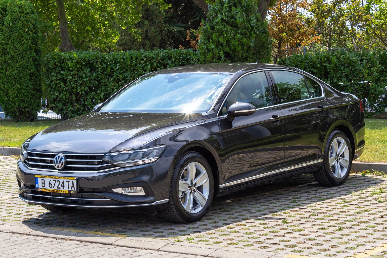 https://topmobility-prod-cms.s3.eu-central-1.amazonaws.com/passat_sedan_aut_for_rent_e6e6819cab.jpg