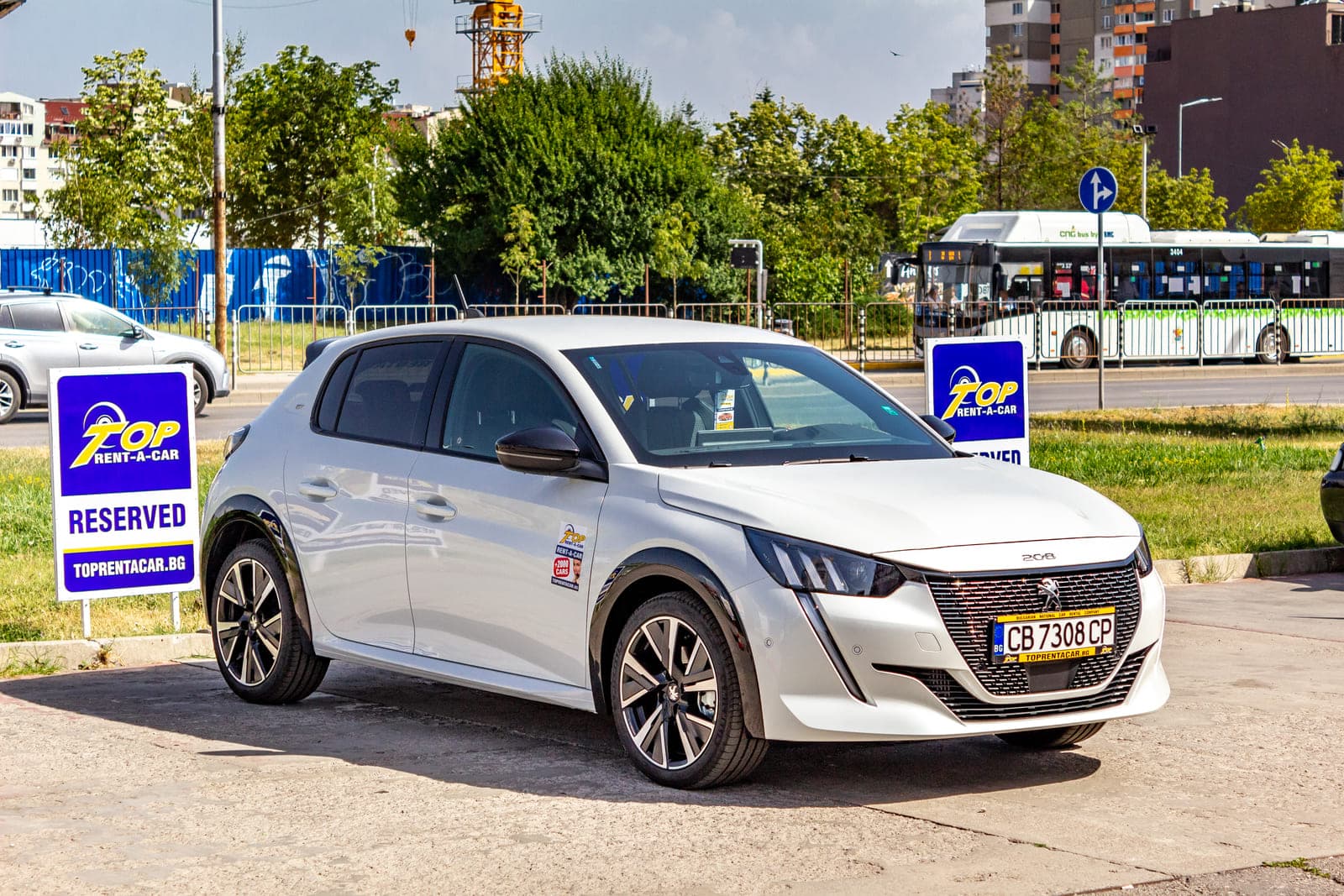 https://topmobility-prod-cms.s3.eu-central-1.amazonaws.com/peugeot_208_gt_aut_for_rent_f8d7cf3ecc.jpg