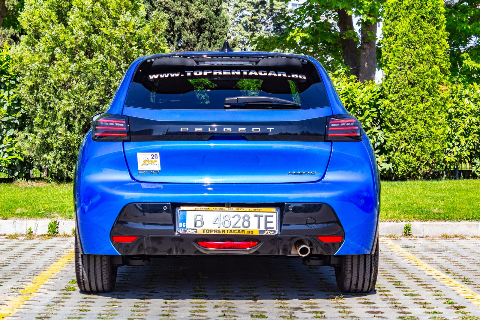 Peugeot 208 GT Hybrid — 6
