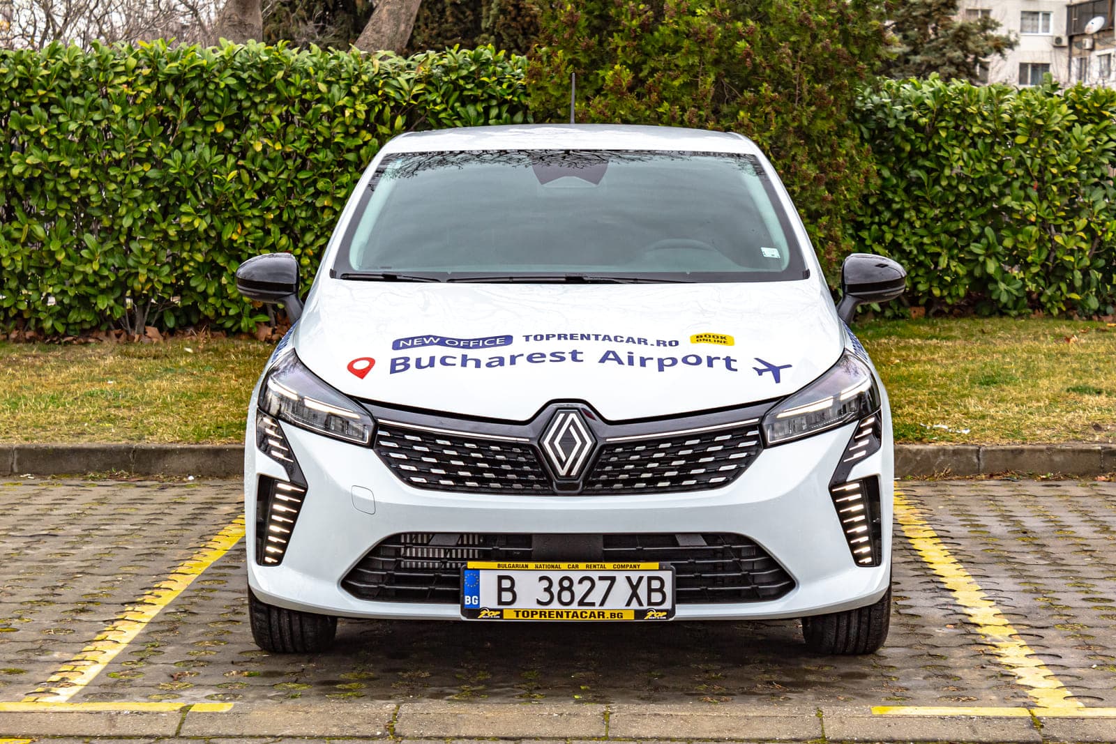 https://topmobility-prod-cms.s3.eu-central-1.amazonaws.com/renault_clio_v_aut_branded_front_view_4c8b0927b6.jpg