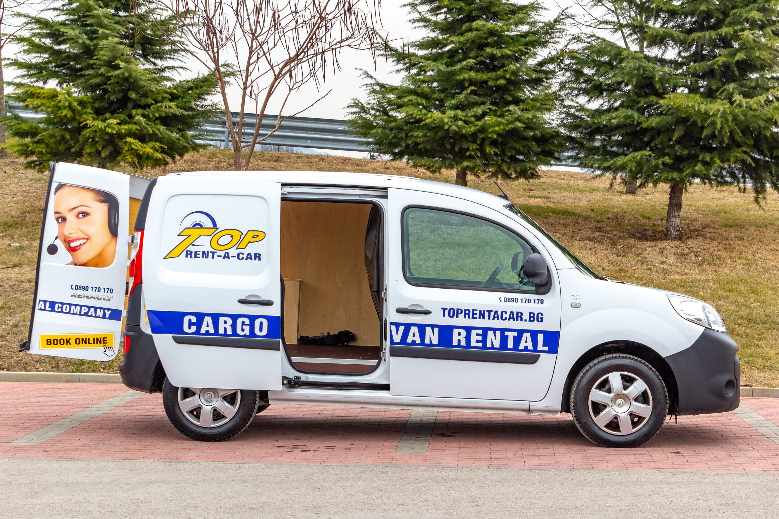 https://topmobility-prod-cms.s3.eu-central-1.amazonaws.com/renault_kangoo_cargo_van_for_rent_2fc19079ba.jpg