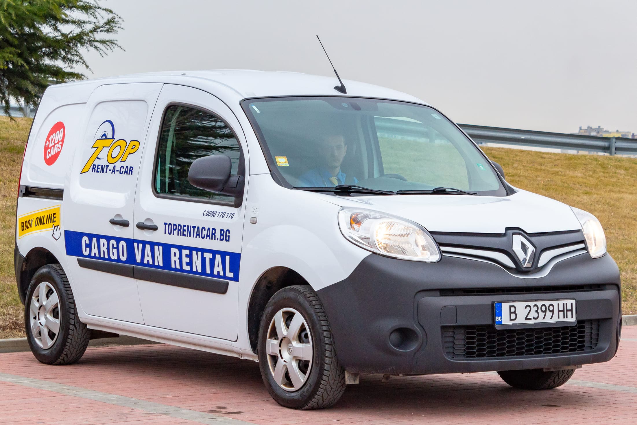 https://topmobility-prod-cms.s3.eu-central-1.amazonaws.com/renault_kangoo_for_rent_13e8dcfb2a.jpg