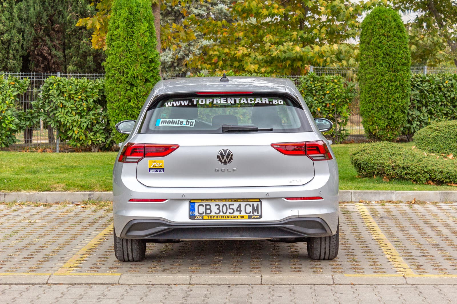 https://topmobility-prod-cms.s3.eu-central-1.amazonaws.com/vw_golf_aut_back_view_418fed01b5.jpg