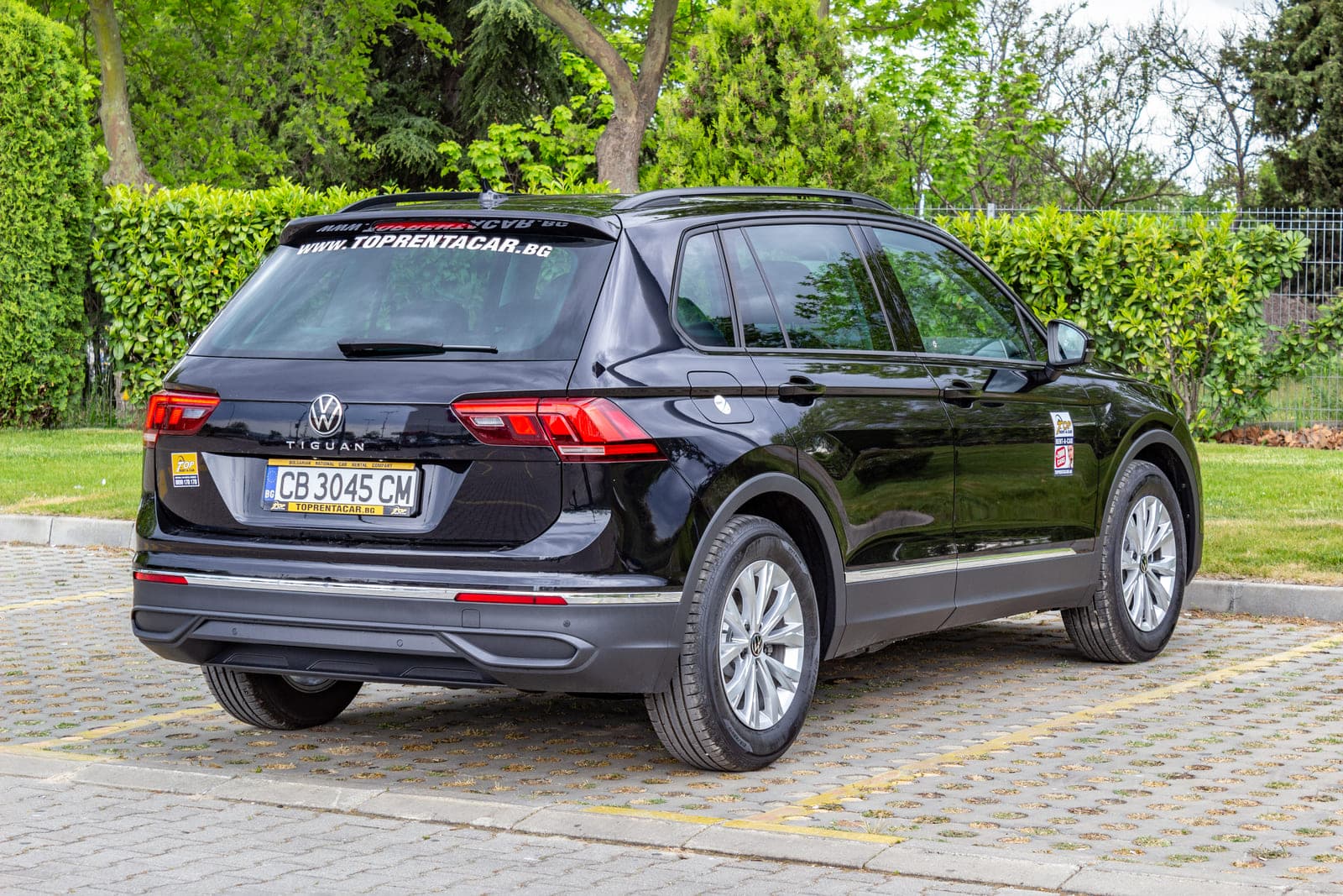 https://topmobility-prod-cms.s3.eu-central-1.amazonaws.com/vw_tiguan_car_rental_e9d8117924.jpg